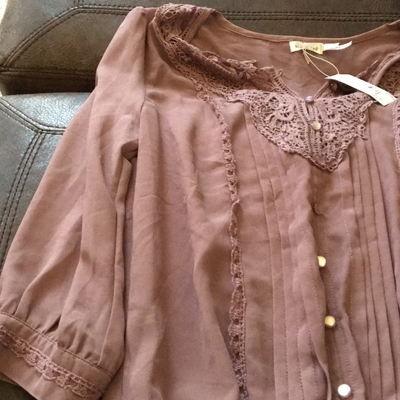 Blouse - Picture 2 of 4